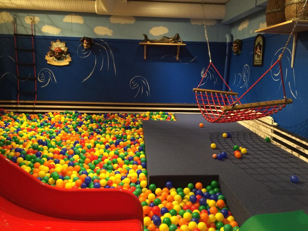 Hostel Uncle Joe'S VBY Zewnętrze zdjęcie